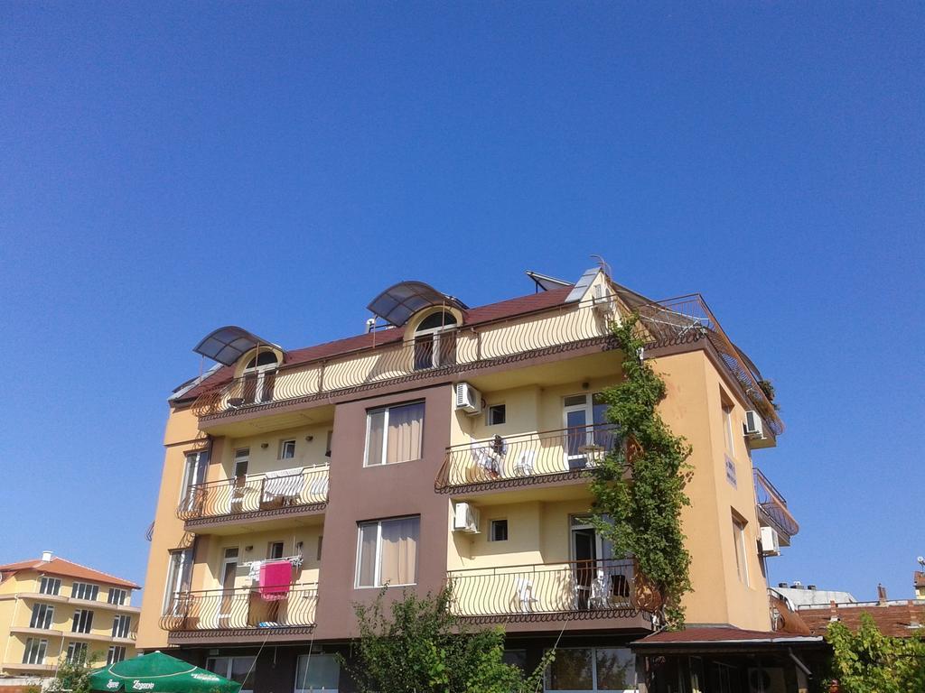 Zora Guest House Primorsko Exterior photo